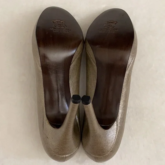 Stuart Weitzman | Textured Round Toe Slight Platform High Heels N W53907 (9 M) - Picture 13 of 15